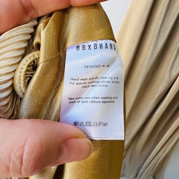 BBXBRAND pleated satin wide leg , Cut-out crop top set, beige, Size 12/L - Picture 9 of 9